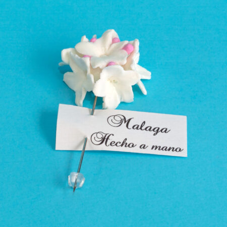 Alfiler biznaga de porcelana – Hecho a mano en Málaga